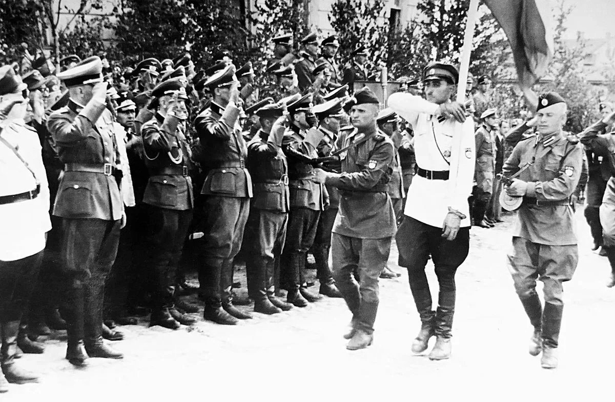 Роа армия власова. Роа армия власова. Власов русская освободительная армия. Власов коллаборационизм. Власовцы во время второй.