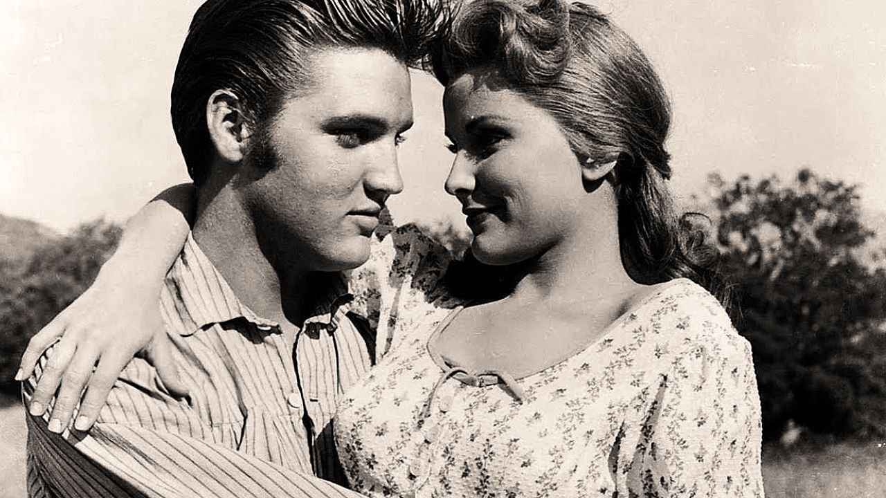 Elvis presley loving elvis. Elvis Presley - Love me tender (1956). Люби меня нежно фильм 1956. Элвис Пресли люби меня нежно. Love me Elvis Presley фильм.