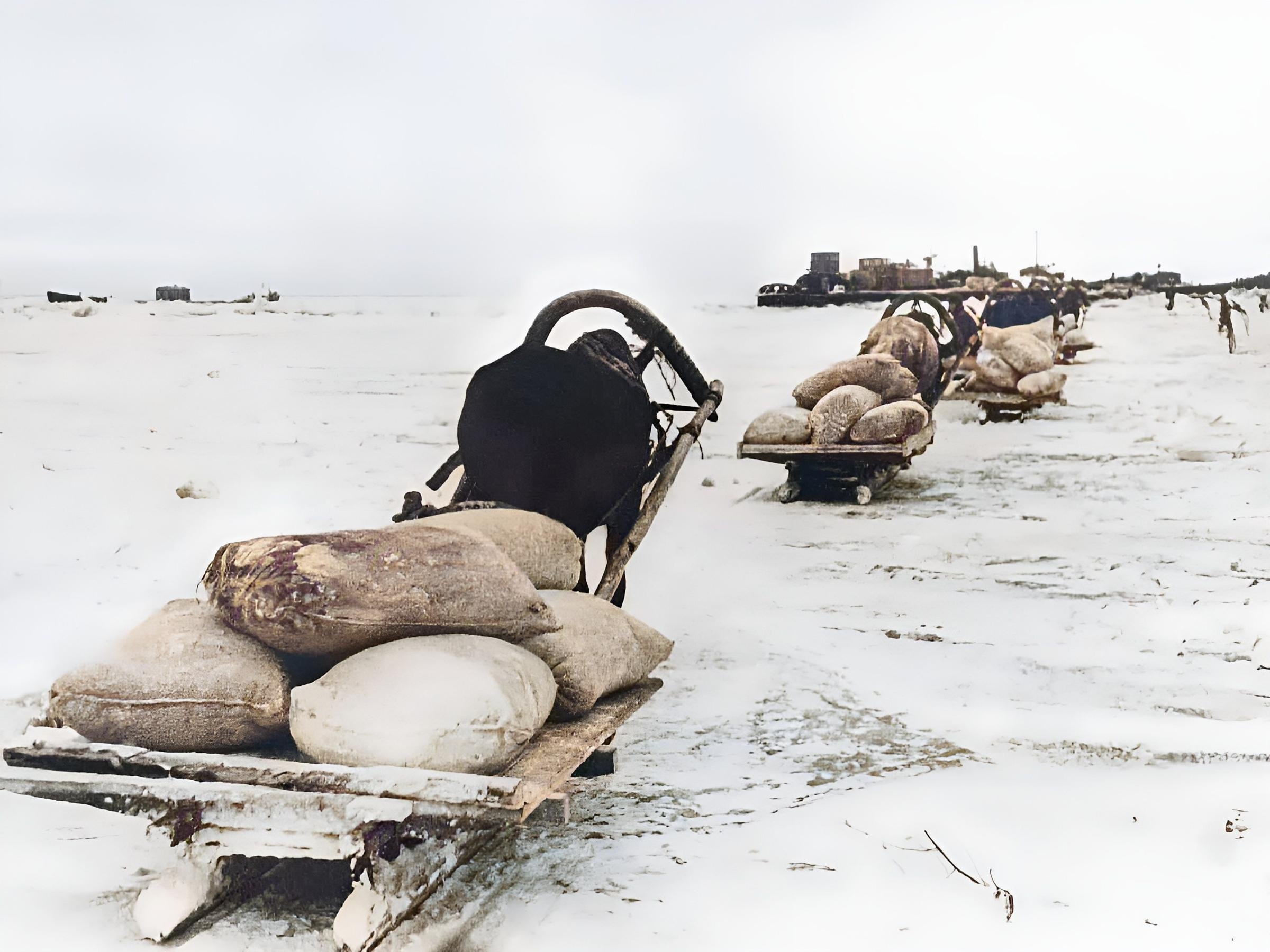 блокада ленинграда ладожское озеро дорога жизни