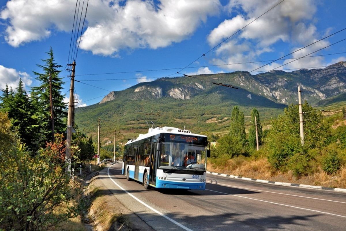 Алушта ялта. Троллейбусная трасса Симферополь Ялта. Троллейбусная трасса «Симферополь – Алушта – Ялта». Симферополь, Алушту и Ялту Троллейбусная линия.. Троллейбус Симферополь Ялта.