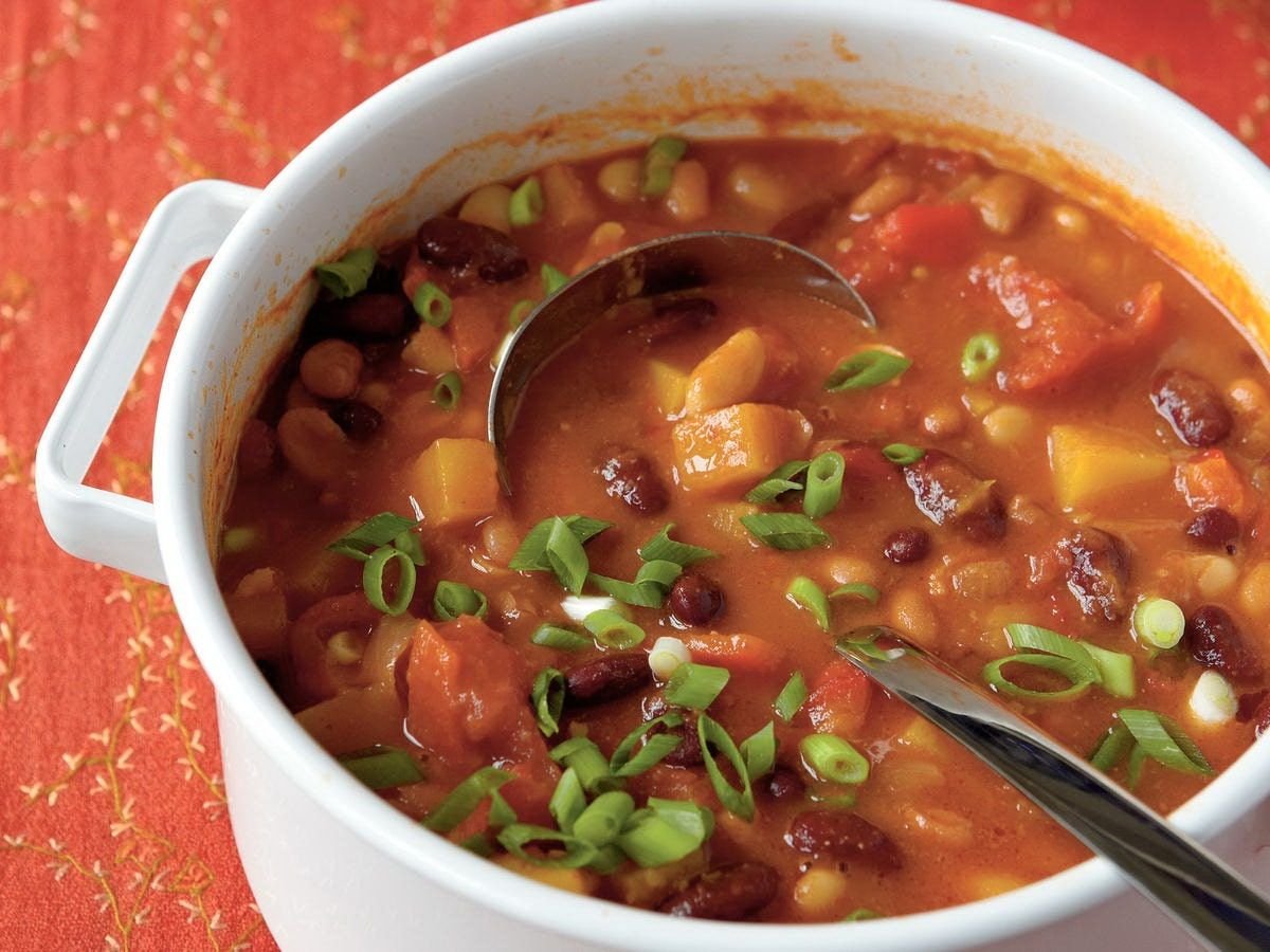Рецепты томатного супа с говядиной. Фасолевый суп армянский. Суп фасолевый овощной. Фасолевый суп с красной фасолью.
