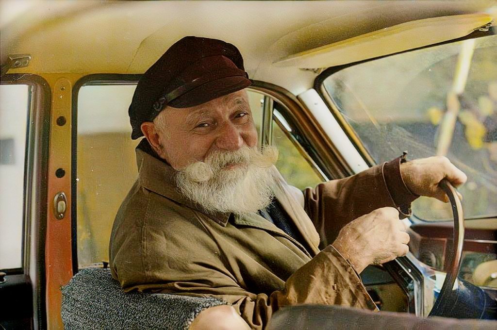 Советский таксист. Старейший Московский таксист, 1970-е.. Старый шофер. Шофер СССР.