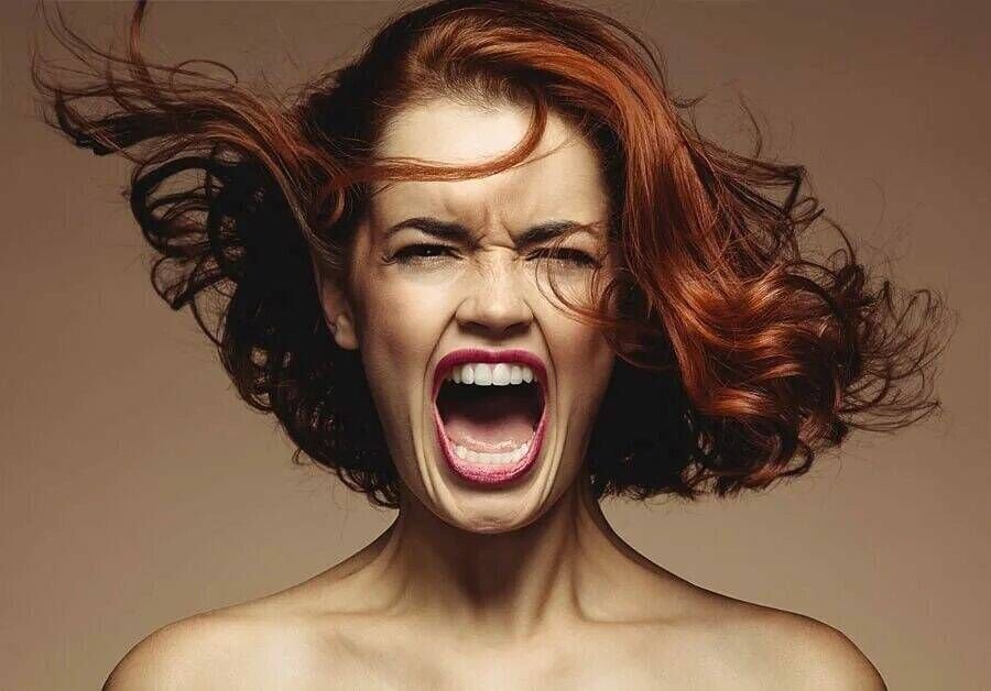 злой американец. кричащий ребенок. ребенок орет. гнев злость. гнев картинки.