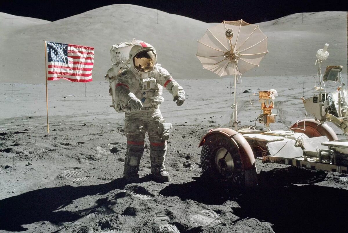 Космонавты высадились на луне. Аполлон 17 Юджин Сернан. Юджин Сернан, 1972 год. Последний человек на Луне..