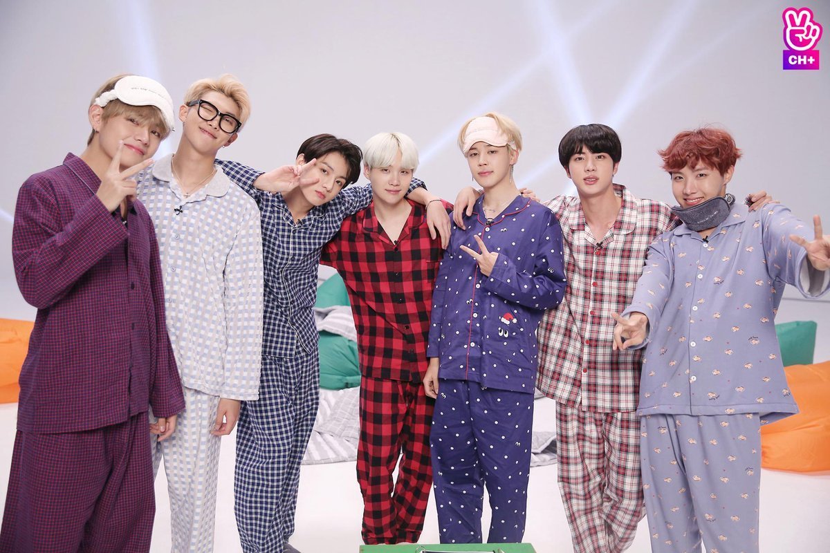 Группа BTS Чимин в пижаме