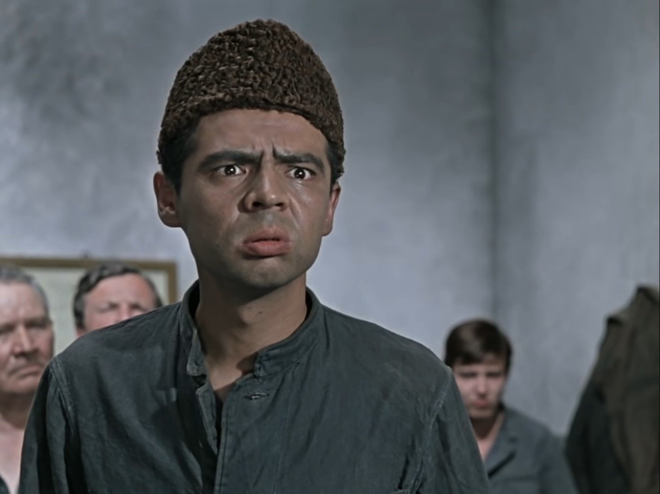 Почтальон печкин на велосипеде. Я почему злой был. Он такой злой. Почтальон печкин из простоквашино. Печкин я почему раньше злой был.