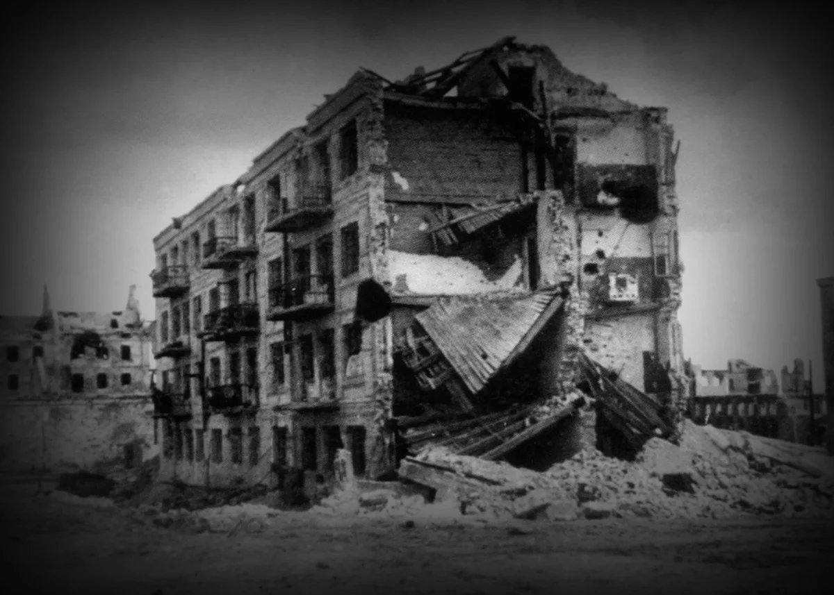 Дом павлова памятник. В сталинграде домом была. Павлов дом сталинград. Дом павлова в сталинграде после войны. Дом павлова после войны.