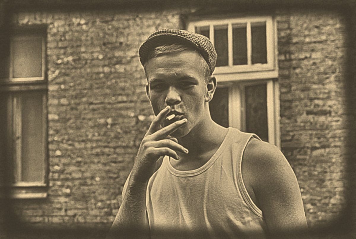 Фото мальчика с сигаретой в кепке