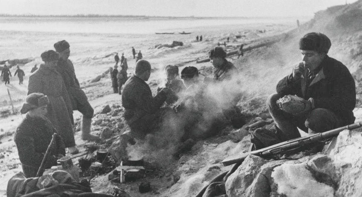 Бои на волге. Сталинградская битва сражение 1942. Битва за Волгу 1942. Сталинградская битва переправа.