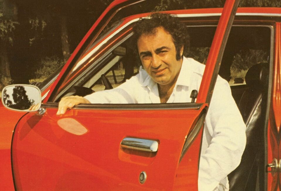 Армянское диско. Молодость поет армянин. Песня армянское диско. Песня армянское диско. Народный артист армении арменчик.