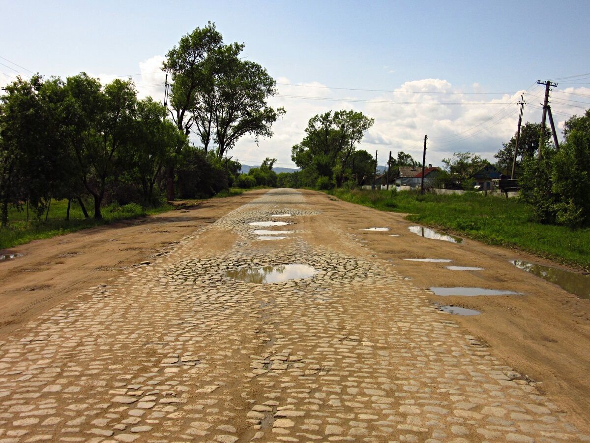 Камень рыболов фото