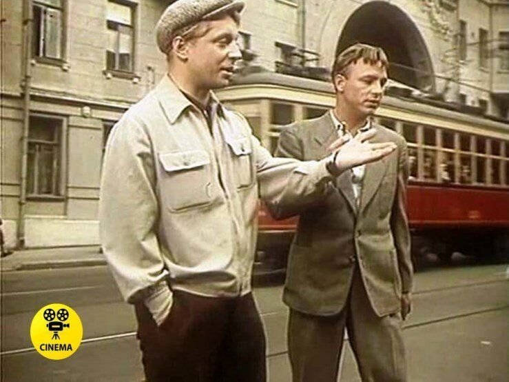 Где снимали фильм девушка без адреса фильм 1957. В каком году снимали девушка без адреса. Белорусский вокзал фильм. Светлана карпинская в фильме девушка без адреса. Девушка без адреса фильм 1957 светлана карпинская.