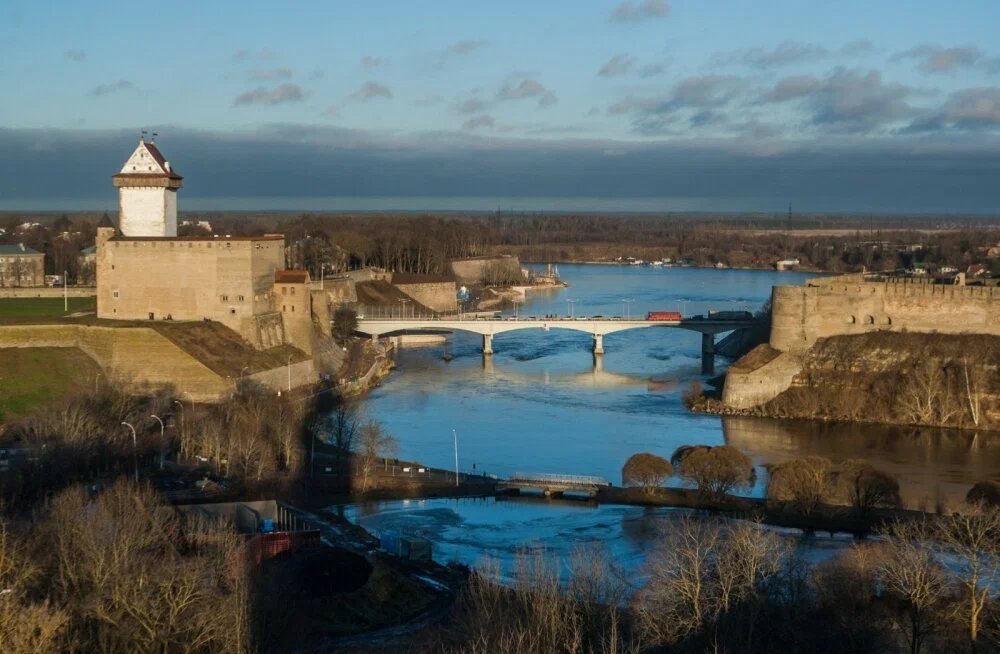 Граница нарвы и ивангорода фото