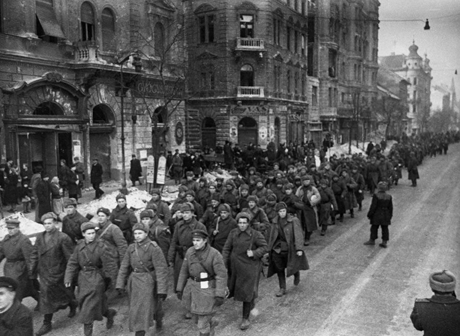 Февраль 1945. Освобождение Будапешта 1944. 13 Февраля 1945 г. взятие венгерской столицы - Будапешт.. 29 Октября 1944 года Будапештская операция.