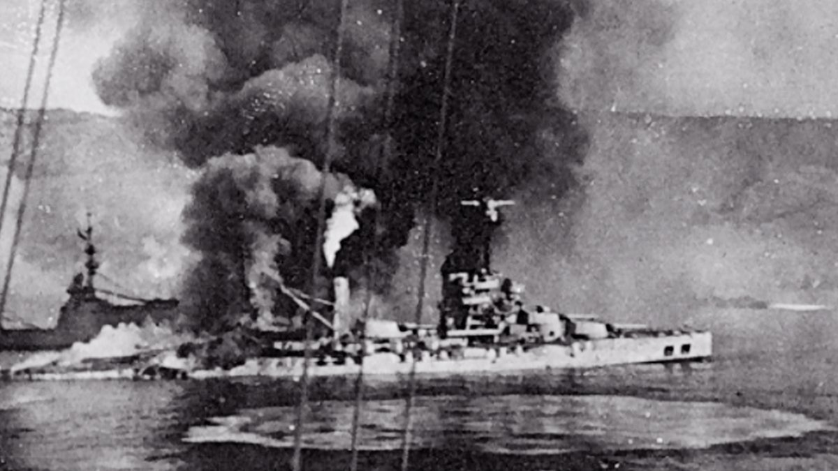 броненосный крейсер рюрик. расстрелянный корабль. бдк саратов бердянск. бердянск российский десантный корабль. охота за красным октябрем подлодка.