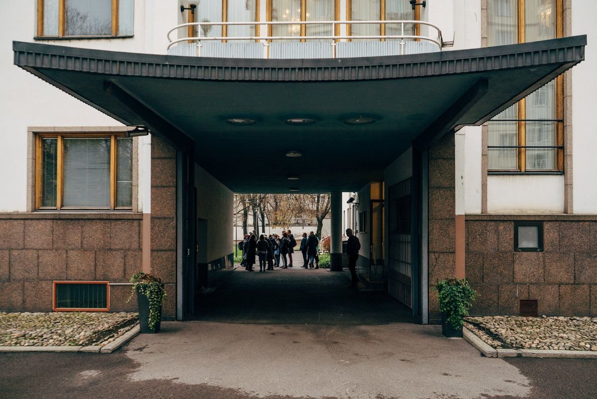 здания посольств в москве
