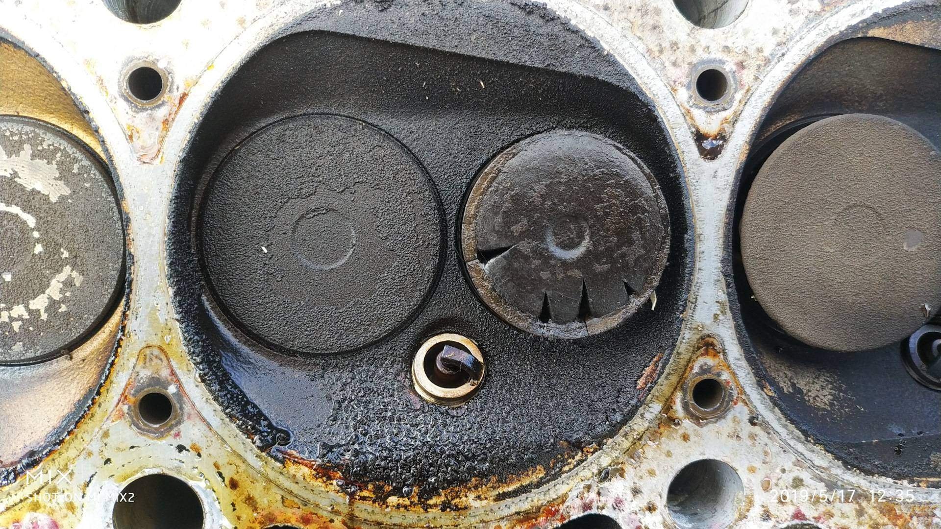 Прогоревший клапан ваз 2105. Почему прогорел клапан. Прогоревший клапан ваз 2107. Прогоревший клапан ваз 2114. Почему прогорел клапан.