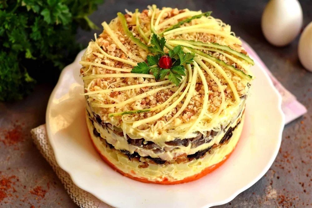 Салат торт праздничный с курицей