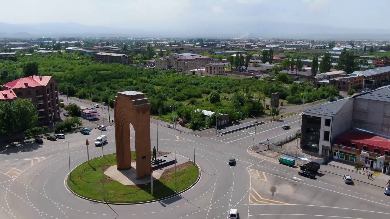 Гюмри армения. Armenia Гюмри. Армения Гюмри парк. Парк дружбы в Гюмри. Гюмри архитектура.