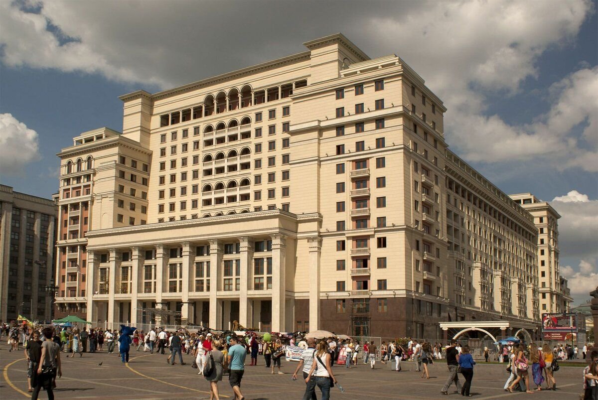 Где сейчас в москве живет. Гостиница Москва Архитектор Щусев. Гостиница Москва Щусева. Гостиница Москва Щусев архитектура. Гостиница Москва в Москве 1935.