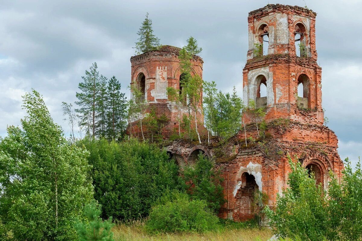 Полуразрушенные храмы