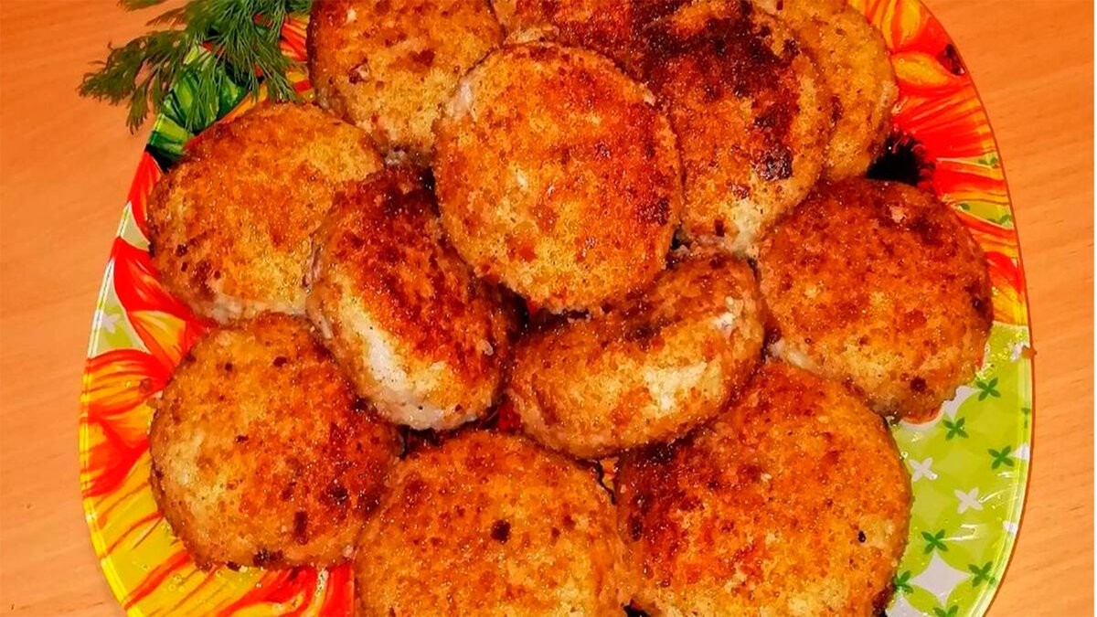 Рецепт очень вкусных котлет из щуки. Котлеты из щуки. Сочные рыбные котлеты из щуки. Биточки или котлетки из щуки. Котлеты из фарша щуки на сковороде.