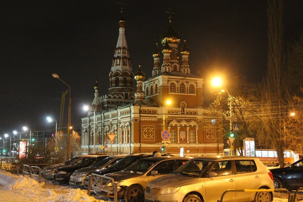 Нашлось пермь. Вознесенский собор Пермь. Вознесенский собор Пермь Екатерининская улица. Архирейка Пермь Церковь. Пермь Церковь на берегу.