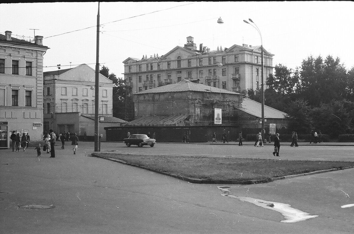 колхозная площадь москва