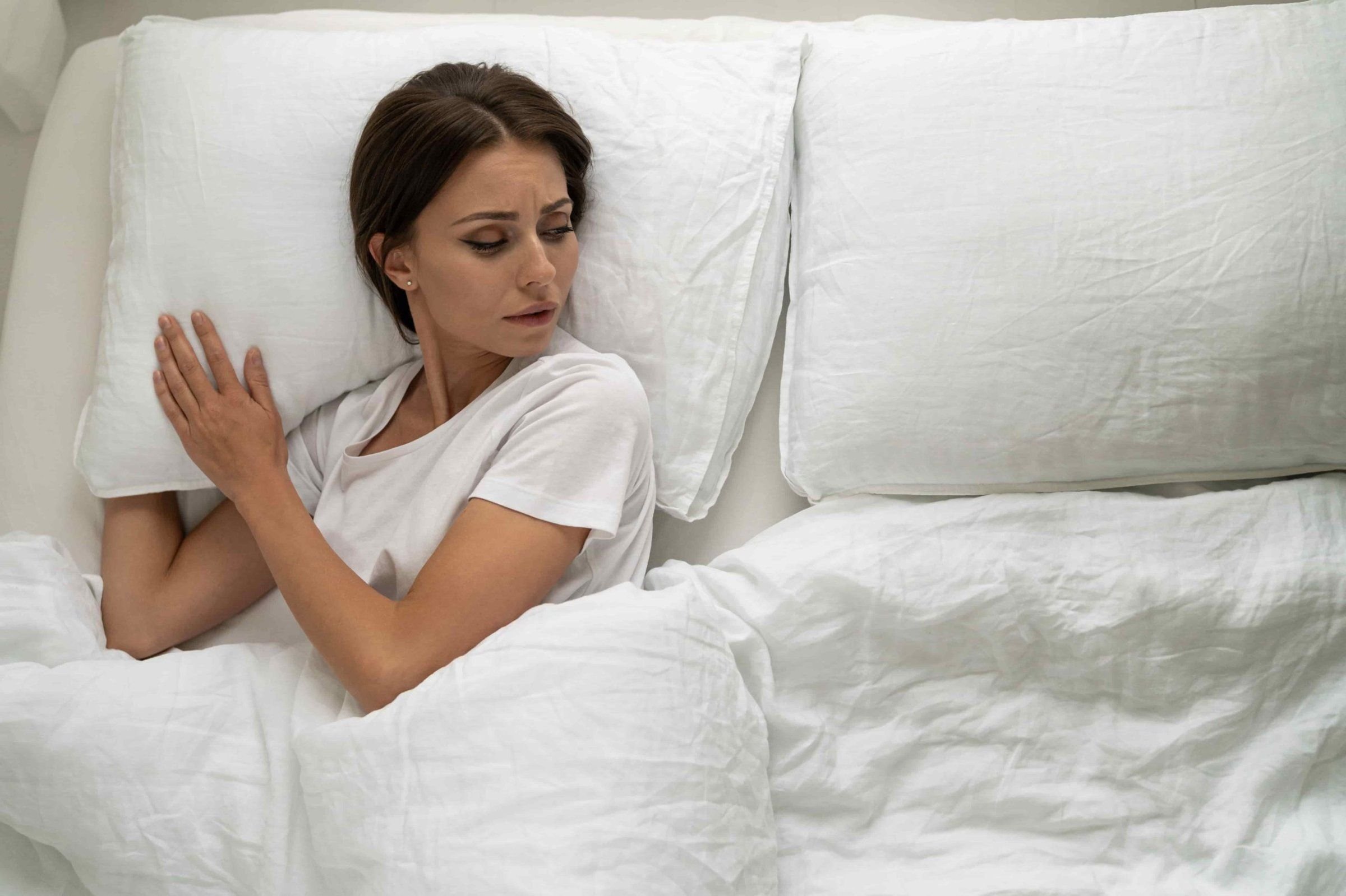 Женщины с разведенными. Фото разведенной женщины. Мужчина уходит от жены. Разведенная женщина цитаты. Фотосессия для разведенной женщины.