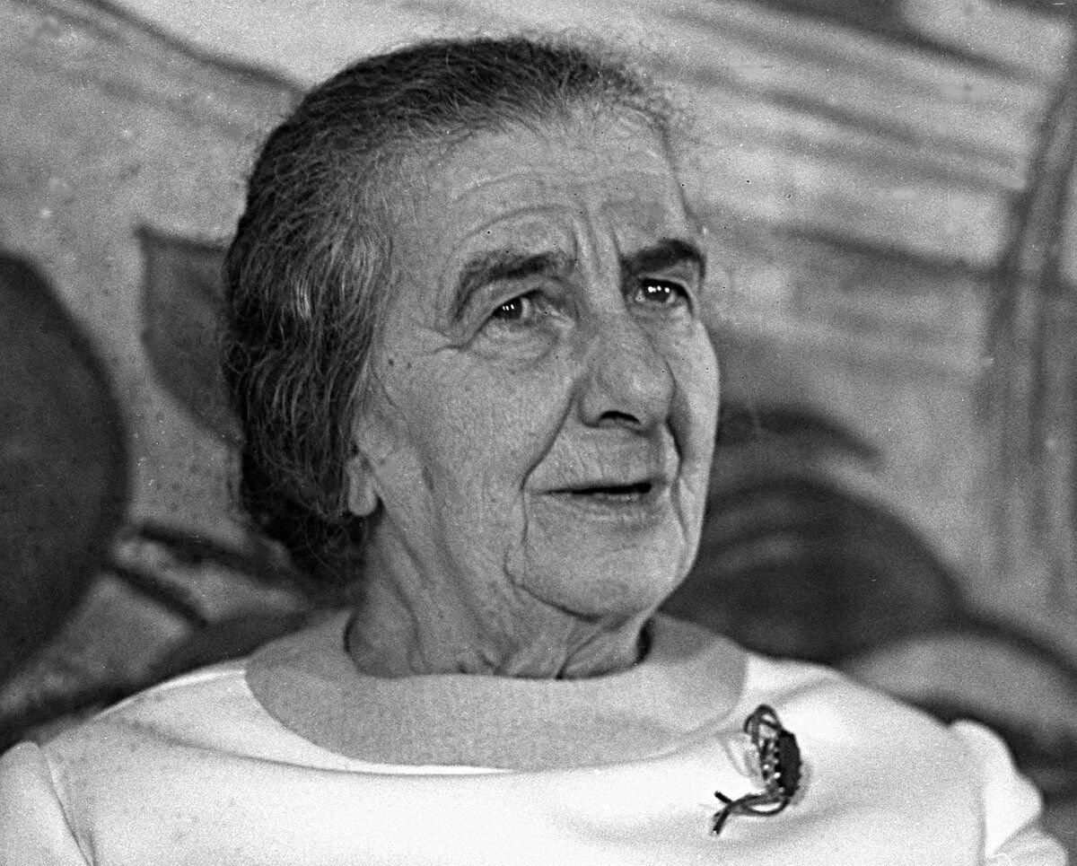 Голд меер. Премьер-министр Израиля голда Меир. Goldi Meir. Премьер-министр Израиля голда Меир в молодости. Меир Пирутин.