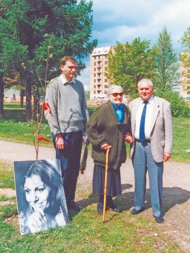 Фото анна герман муж и сын фото