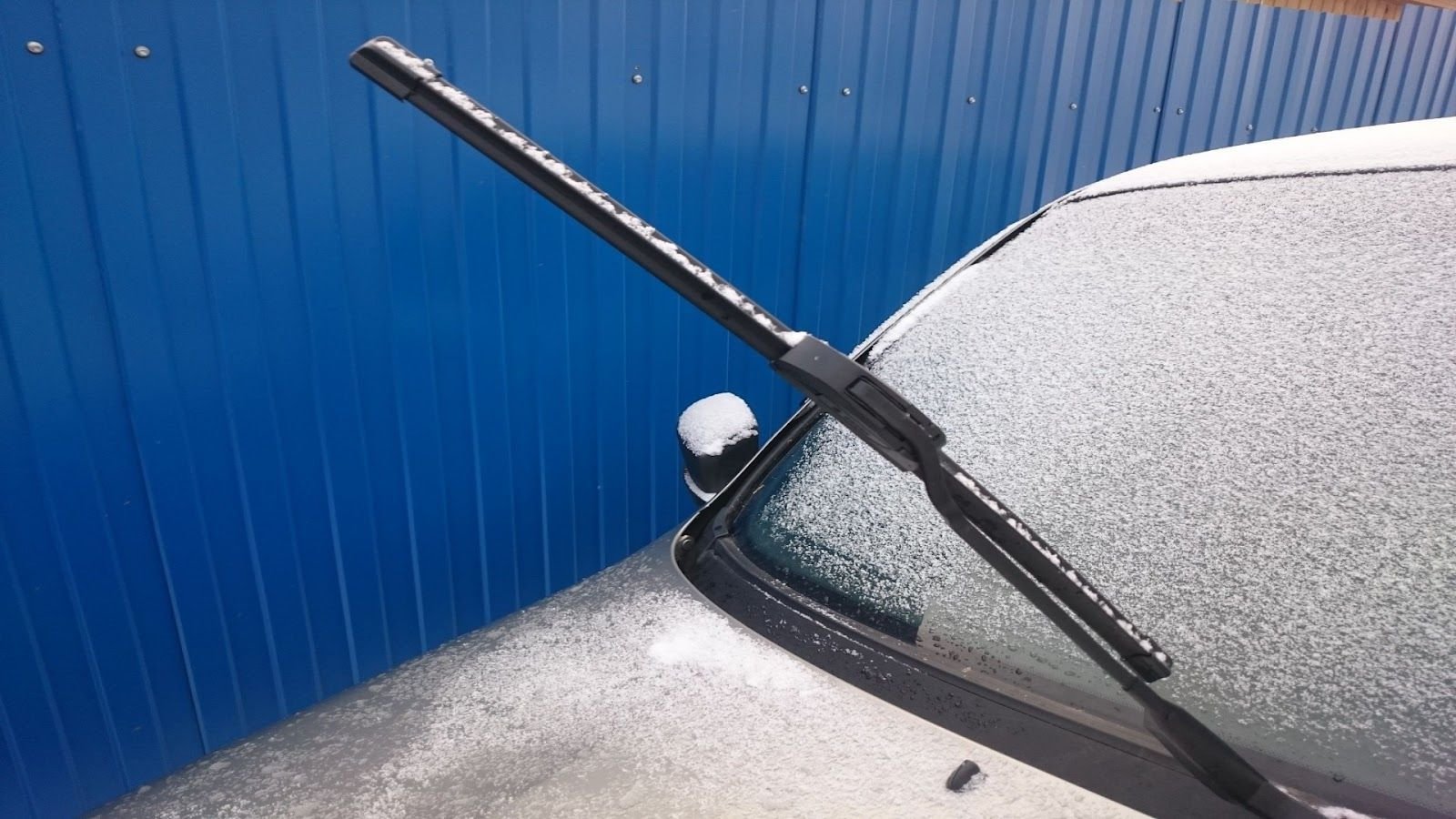 История о том, почему нельзя поднимать стеклоочистители в плохую погоду ...