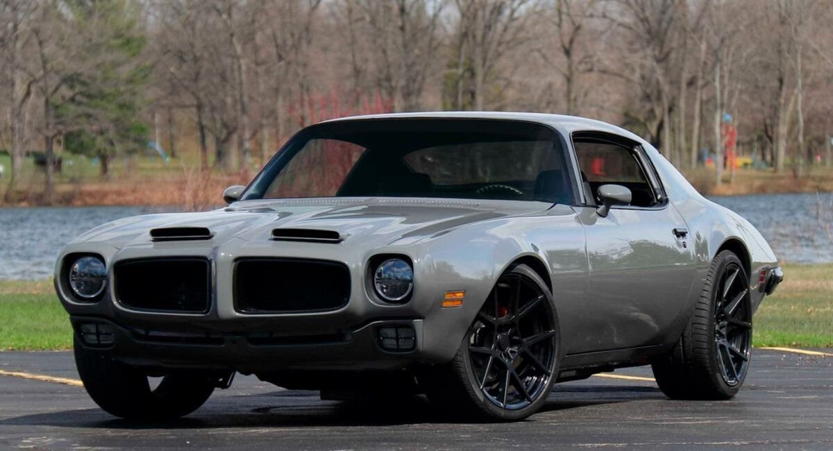 Pontiac Firebird 86