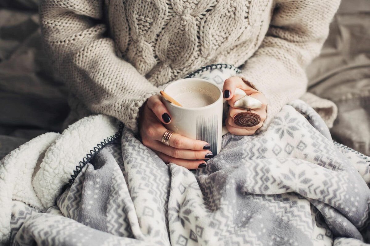 Утро девушка кофе зима