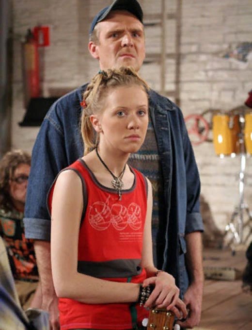 все смешалось в доме авдеевых роли