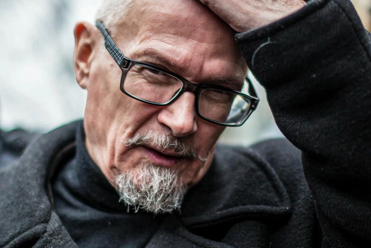 лимонов многих. лимонов многих. лимонов писатель. лимонов 50 лет фото. лимонов многих.