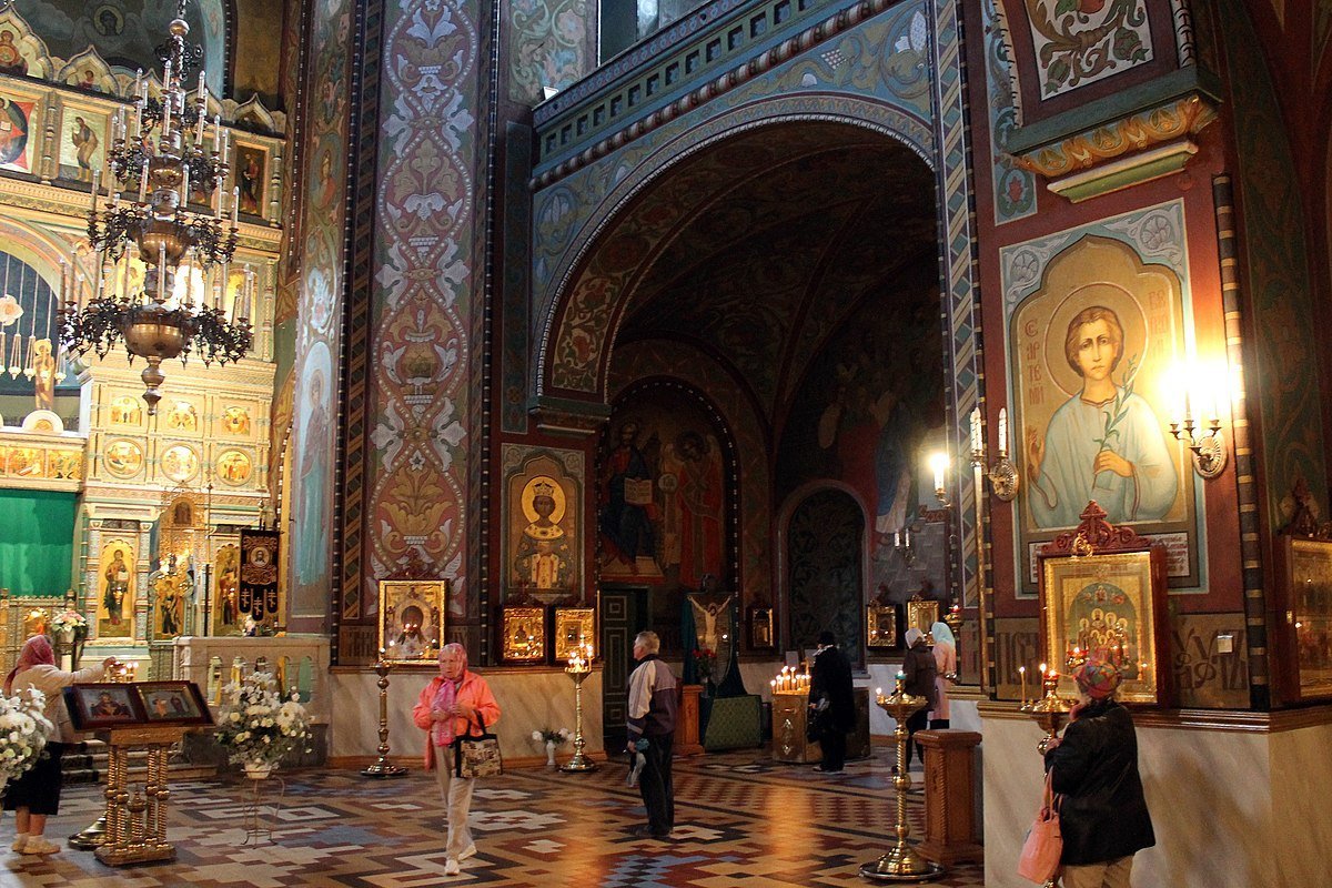 Петропавловский храм в Петергофе