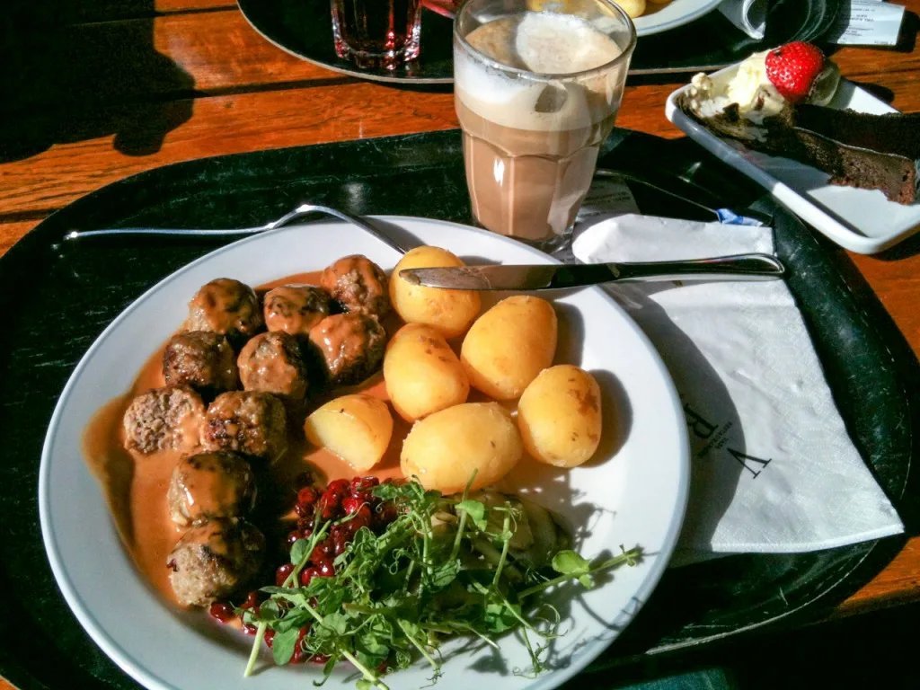 шведские национальные блюда. шведские блюда. шведская кухня. традиционные блюда швеции. что едят шведы.