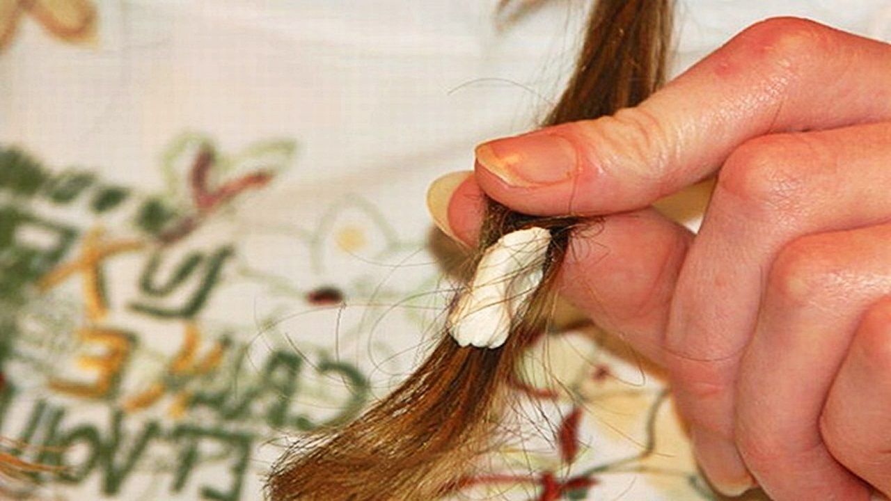 Как отлепить липучку от волос