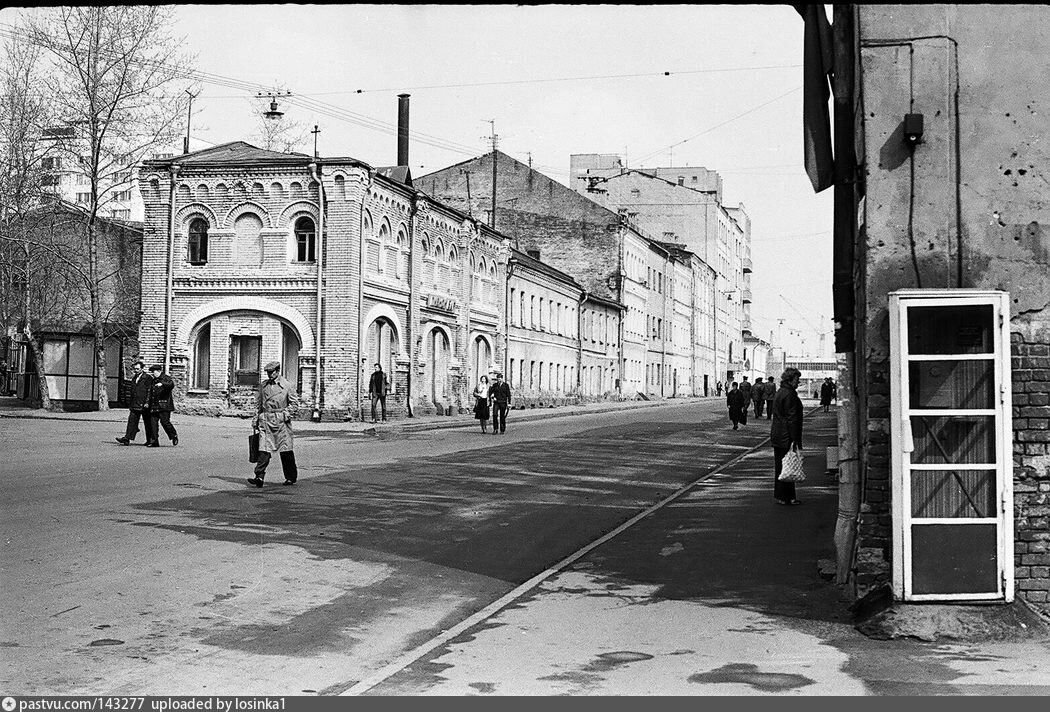 Бауманская улица москва. Ладожская улица Бауманская. Бауманский переулок Москва. Немецкая Слобода в Москве ул Ладожская и Фридриха Энгельса. Бауманская улица до революции.