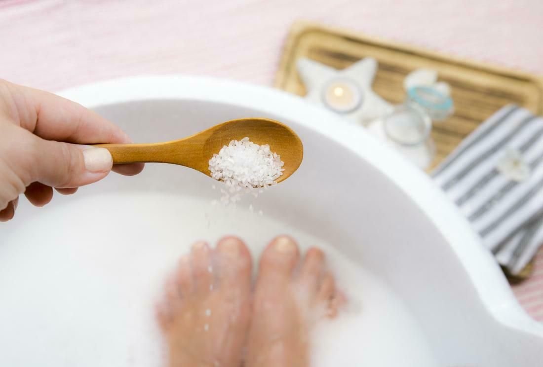 Как почистить волосы солью