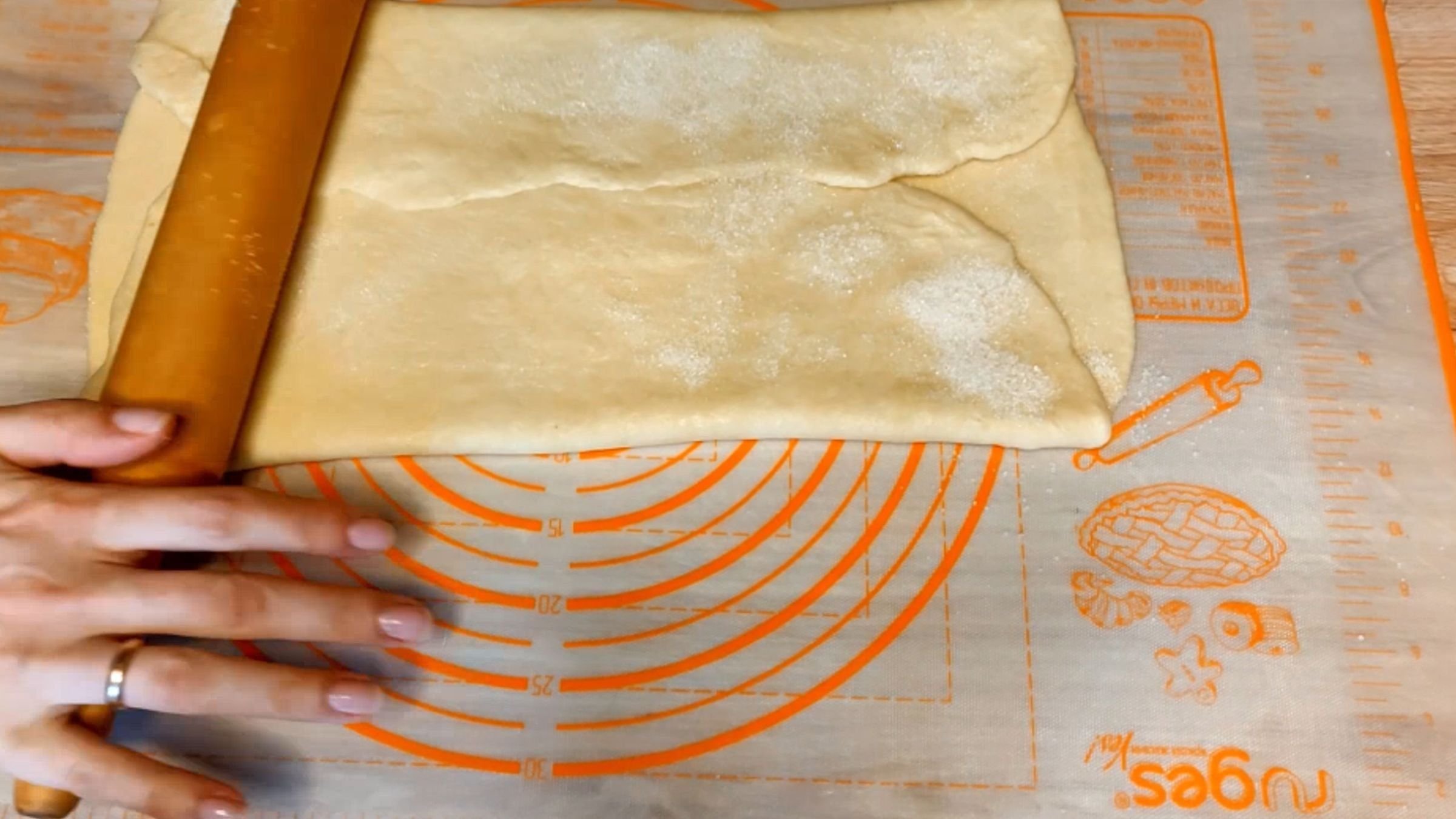 можно ли выпекать на фольге пиццу в духовке вместо пергаментной бумаги фото 46