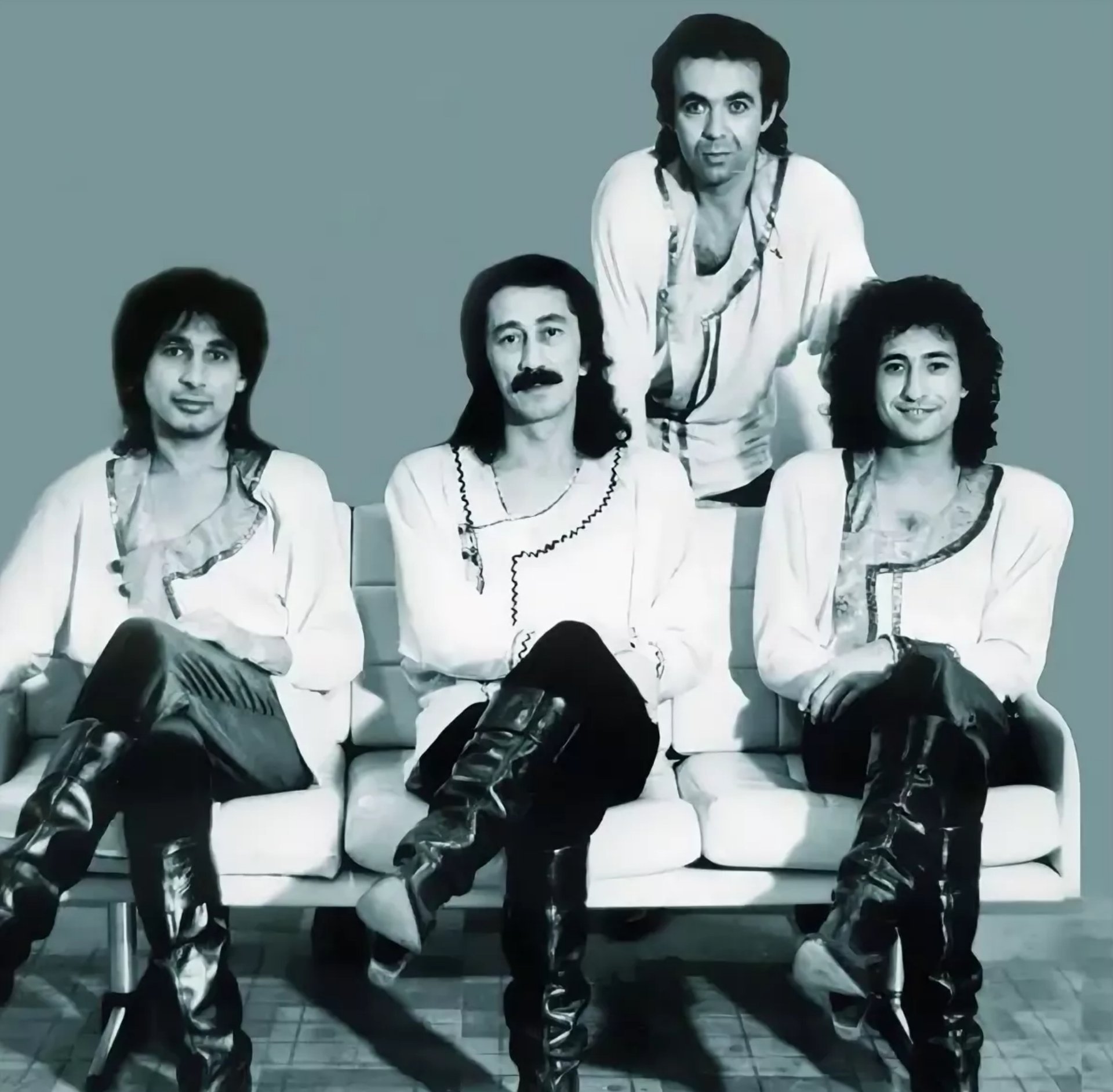 Виа что пел про три колодца