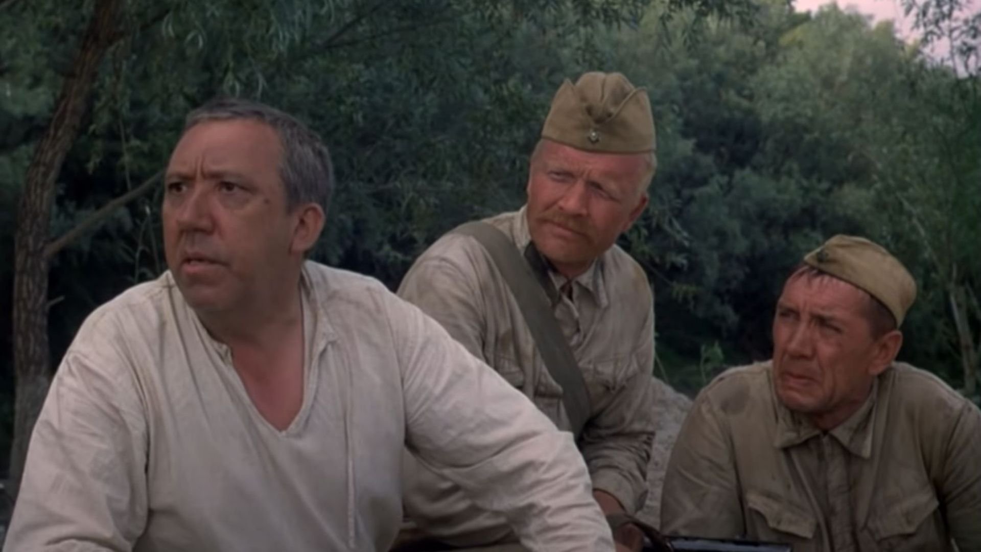 они сражались за родину фильм 1975 никулин. сергей бондарчук они сражались за родину. кадры из фильма они сражались за родину 1975. иван лапиков в фильме они сражались за родину. кадр они сражались за родину.