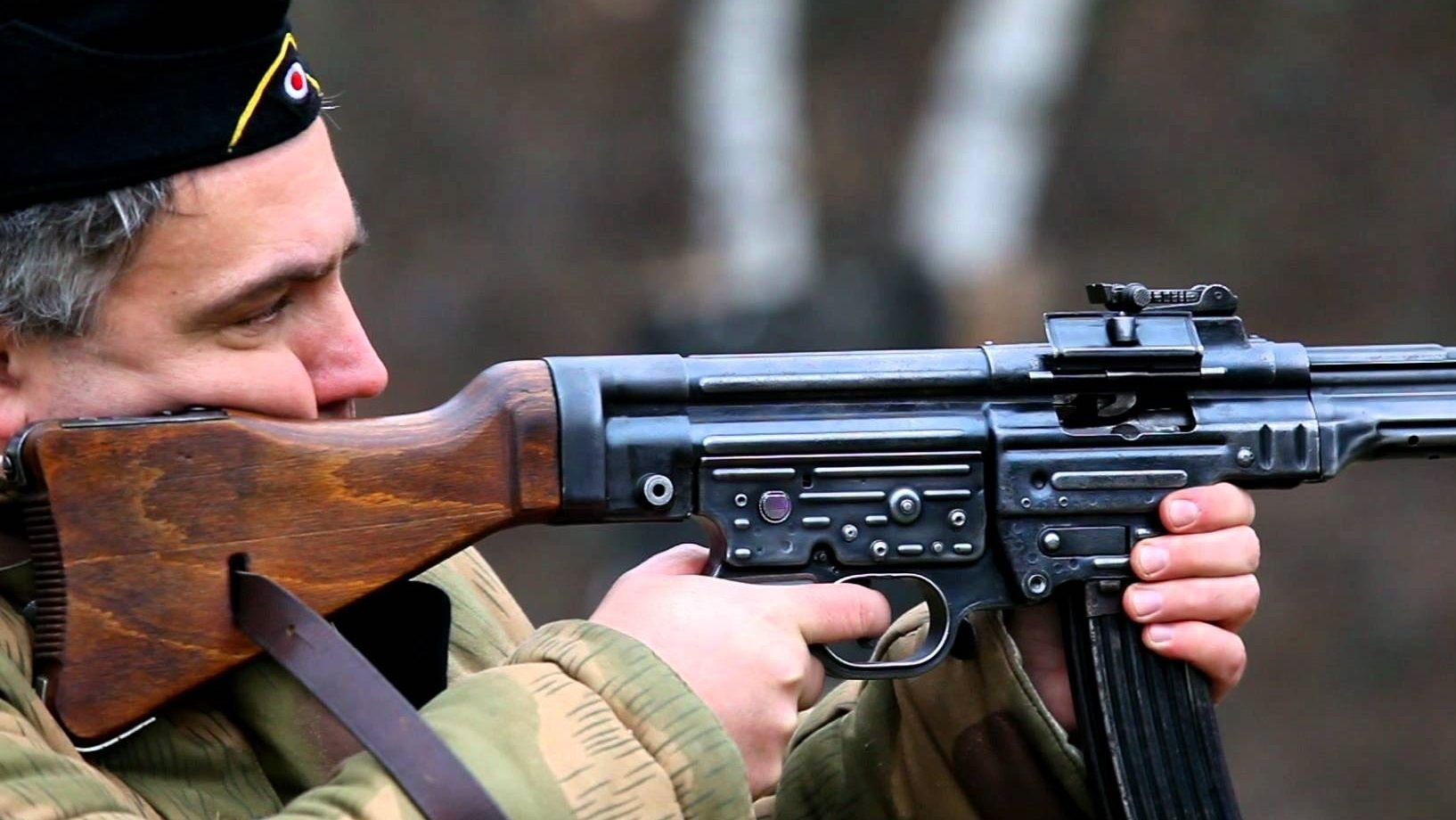 Team group mp44. СТГ 44. Штурмовая винтовка STG-44. STG 44 С прицелом ZF-4. СТГ 44 С прицелом.