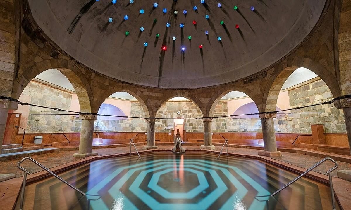 Thermal baths. Рудаш купальня Будапешт. Термы Рудаш в Будапеште. Бани Рудаш Будапешт. Бани в Венгрии Рудаш.