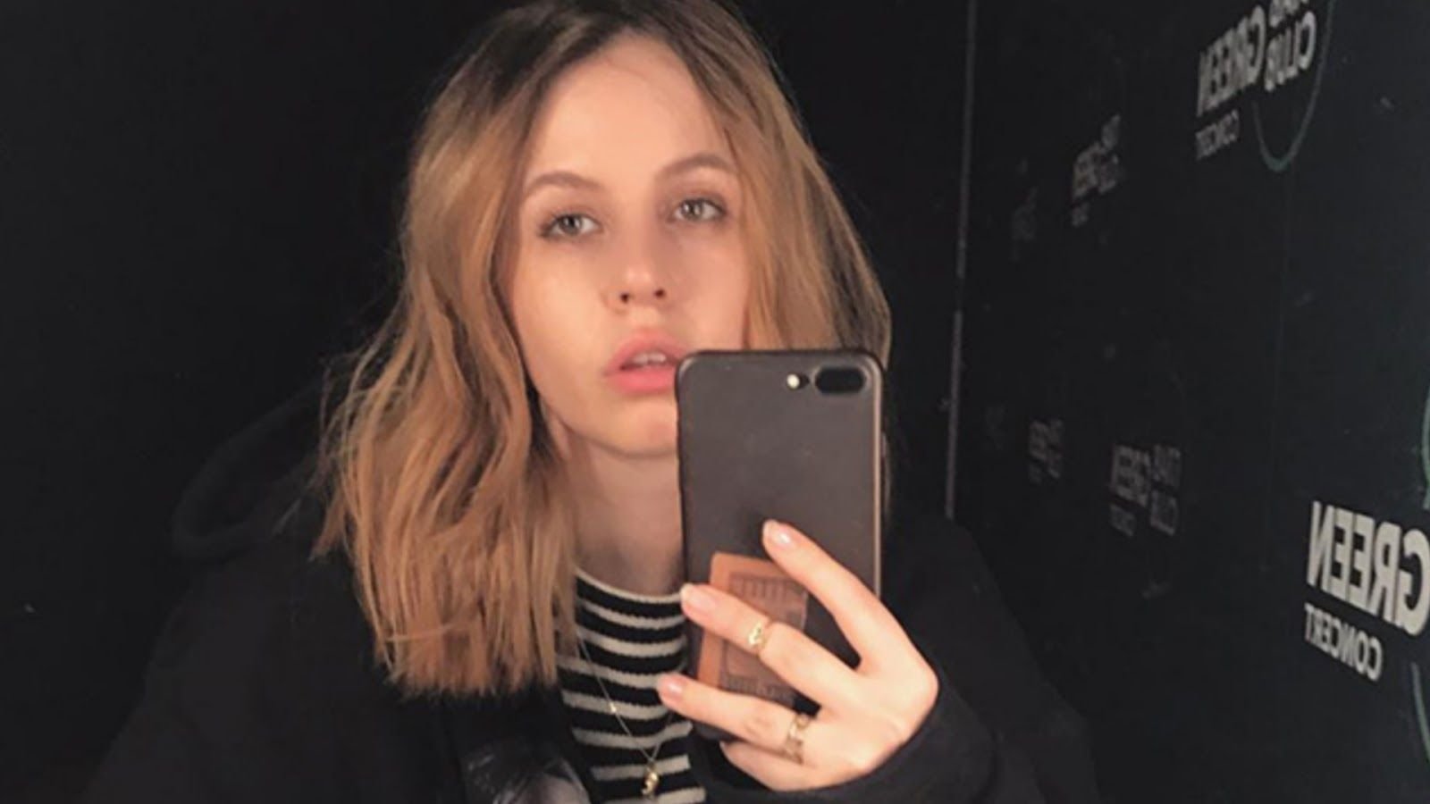 ксюша смо шапка с ушками. ксюша смо ивлеева. ксюша смо фото. ксения смо чепчик. стилист ивлеевой ксения.