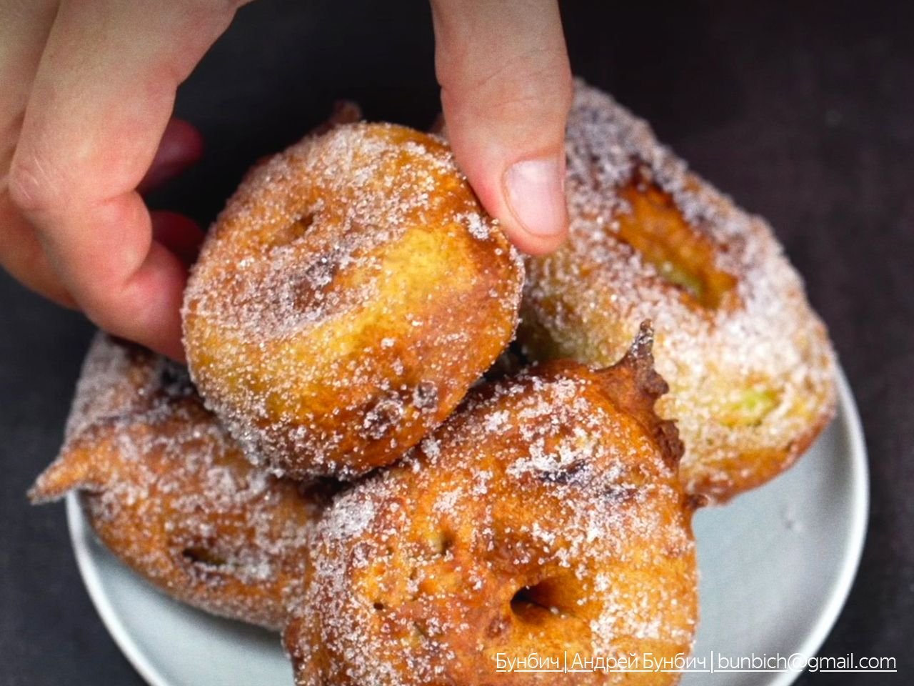 Рецепт пончиков с корицей с кремом и яблоками