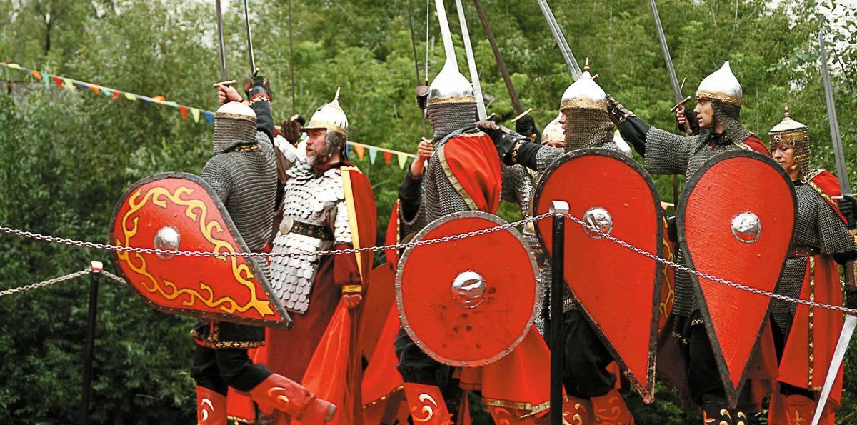 Шоу ратоборцев в коломне. В муравьев всепрекрасное место московское. Дружина сериал язычники. Дружина крепость. Гардарика это в древней руси.