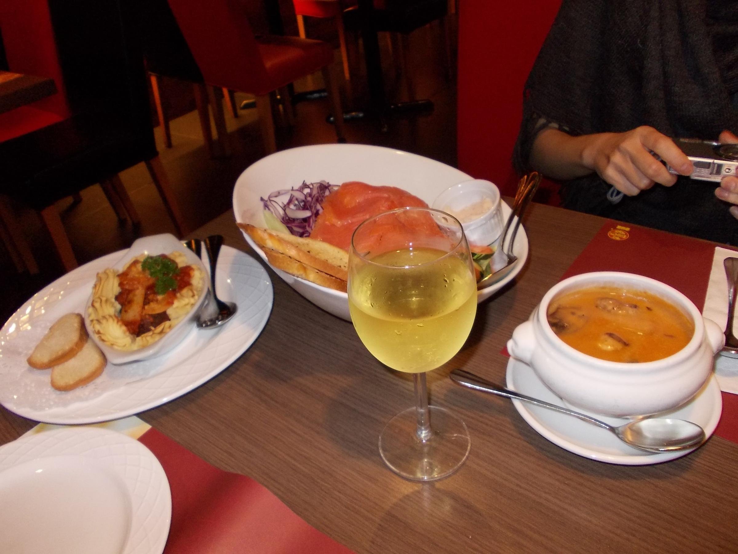 Еда в гонконге. Еда в гонконге. Гонконг традиционное блюдо. Национальное блюдо гонконга. Еда гонконга национальная.